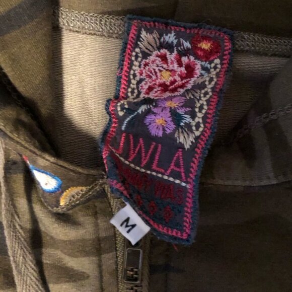 EUC Johnny Was sweatshirt - Picture 2 of 2